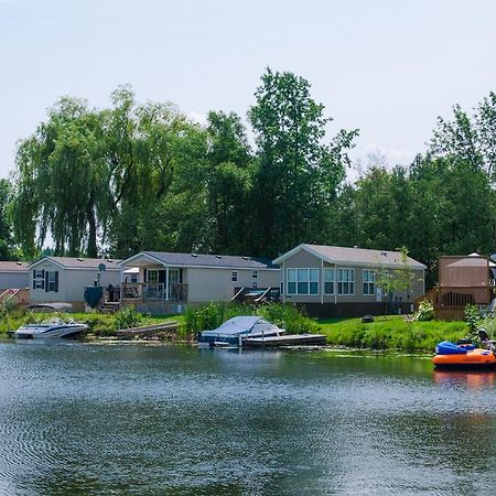 Woodland Estate Resort Campbellford מראה חיצוני תמונה