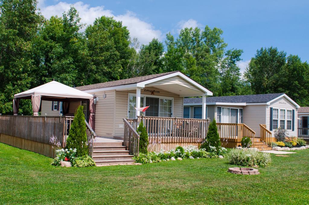 Woodland Estate Resort Campbellford מראה חיצוני תמונה