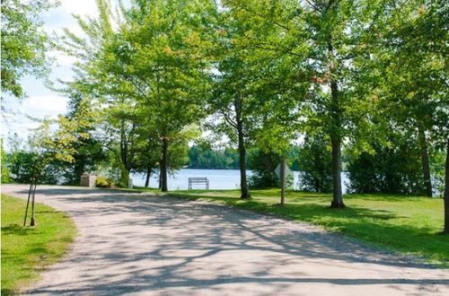 Woodland Estate Resort Campbellford מראה חיצוני תמונה